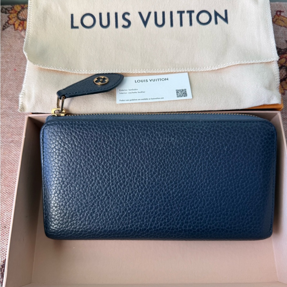 Louis Vuitton Portefeuille Comet Leather Long Wallet